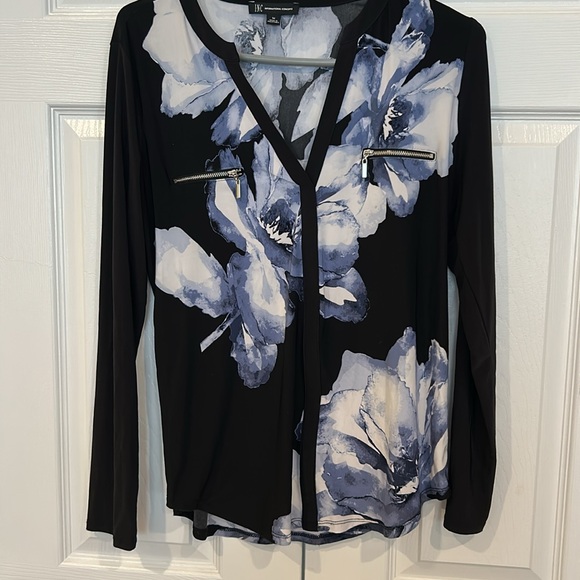 INC COLLECTION Black and Blue Floral Blouse - Picture 3 of 7
